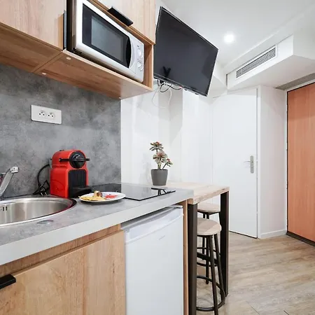 Cosy Studio In The Middle Of Iii Apartment *
